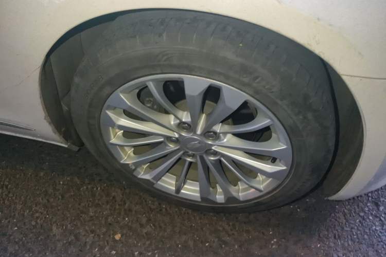 Used Cadillac CT6 2016 28T Luxury Model Right Front Wheel Hub