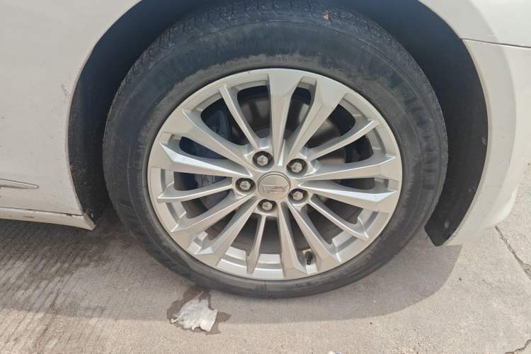 Used Cadillac CT6 2016 28T Luxury Model Right Front Wheel Hub