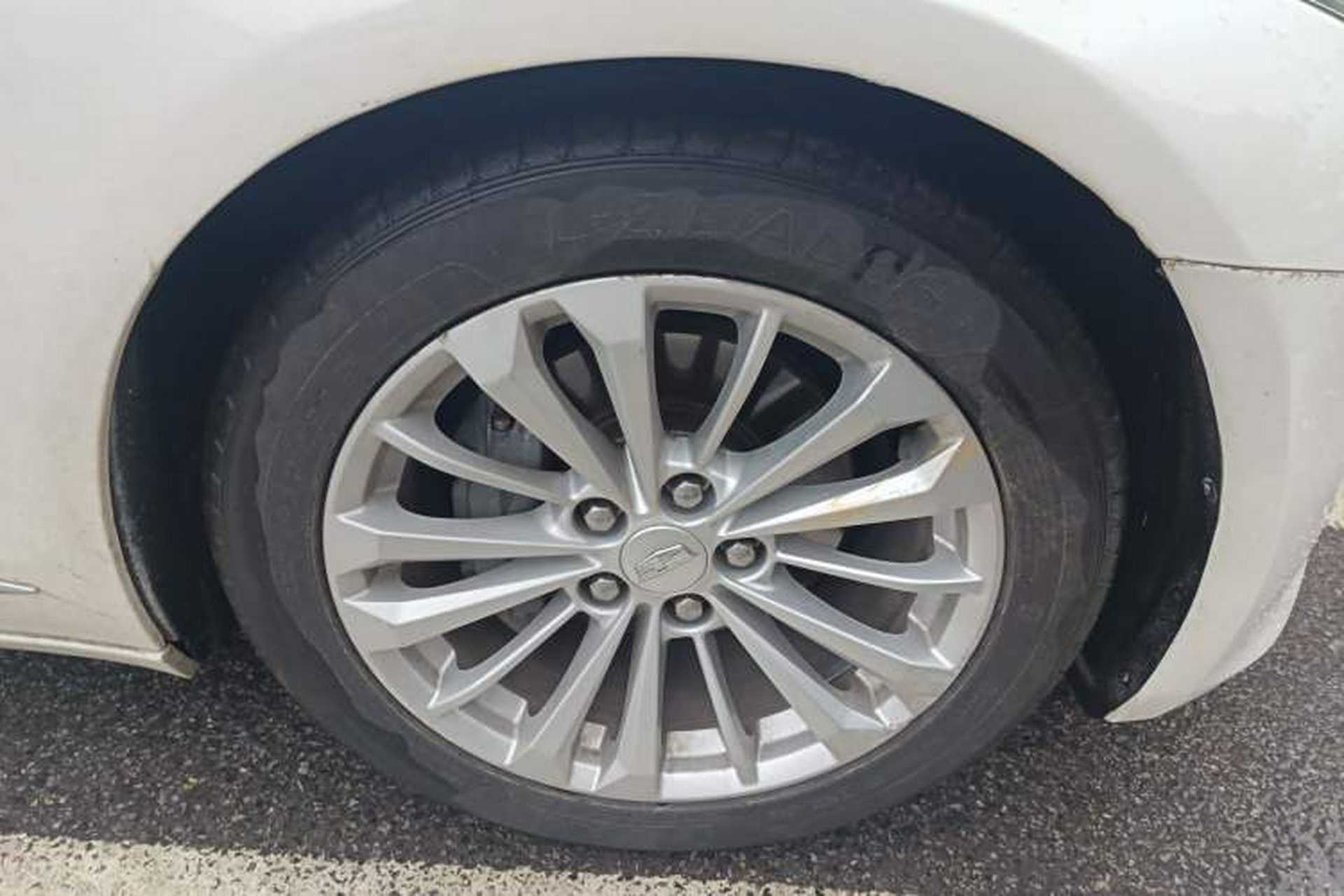 Used Cadillac CT6 2016 28T Elite Edition Right Front Wheel Hub