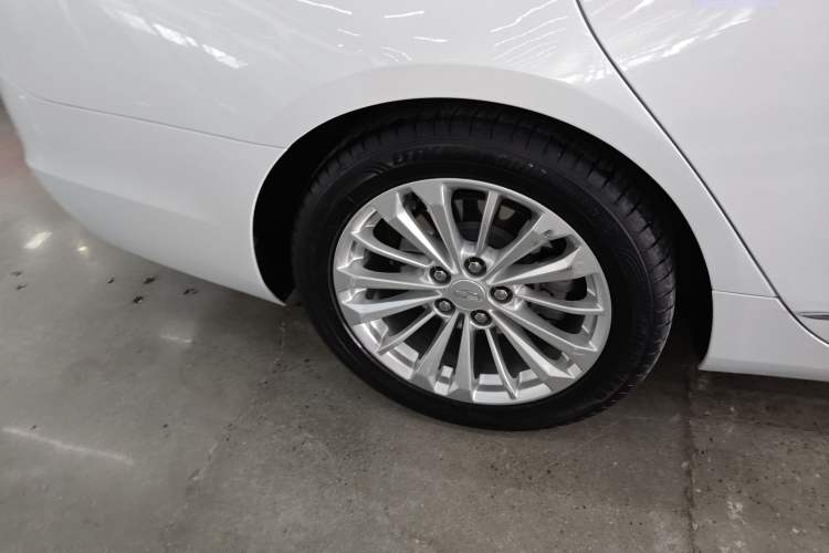 Used Cadillac CT6 2016 28T Elite Edition Right Rear Wheel Hub