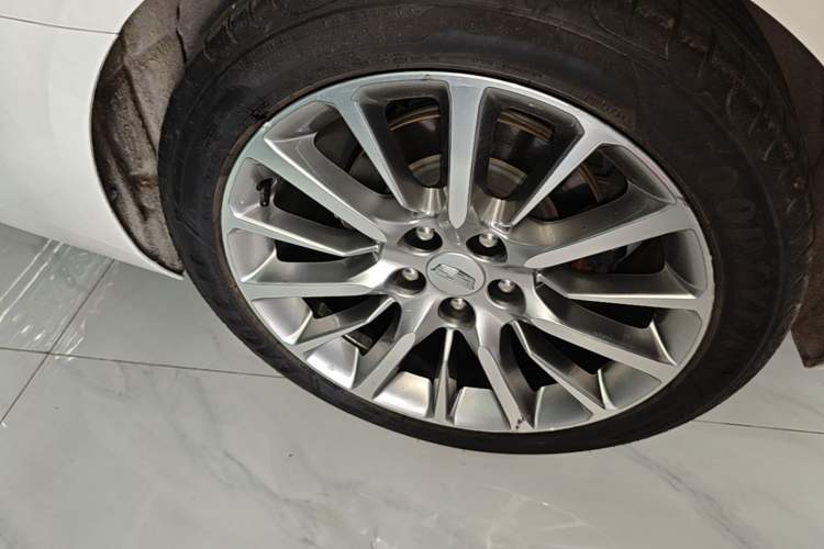Used Cadillac CT6 2016 28T Platinum Edition Right Rear Wheel Hub