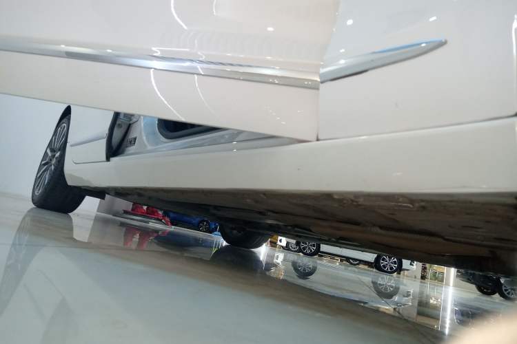 Used Cadillac CT6 2016 40T Luxury Model Right Side Sill