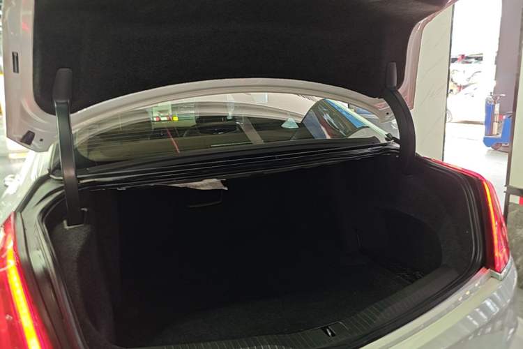 Used Cadillac CT6 2016 28T Platinum Edition Trunk