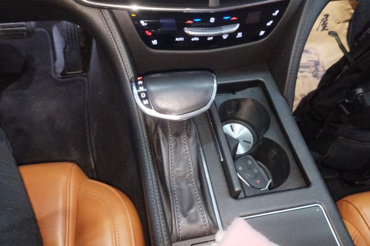 Used Cadillac CT6 2017 28T Premier Model Gear Lever