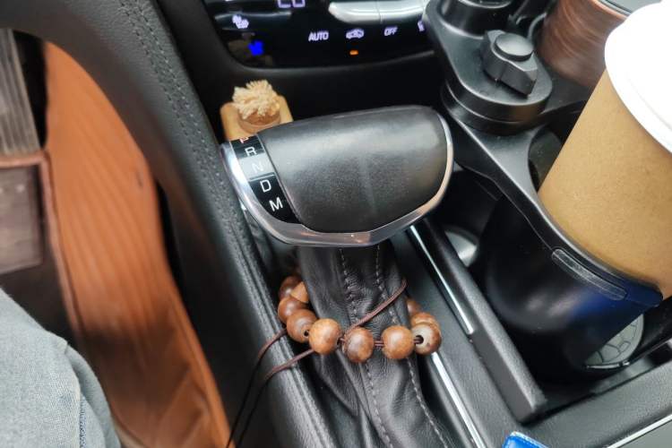 Used Cadillac CT6 2017 28T Luxury Model Gear Lever