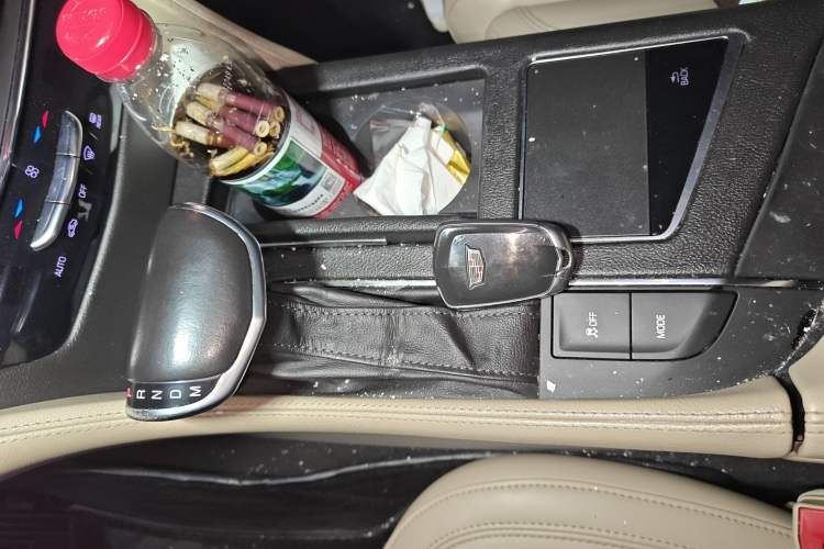 Used Cadillac CT6 2017 28T Fashion Edition Gear Lever