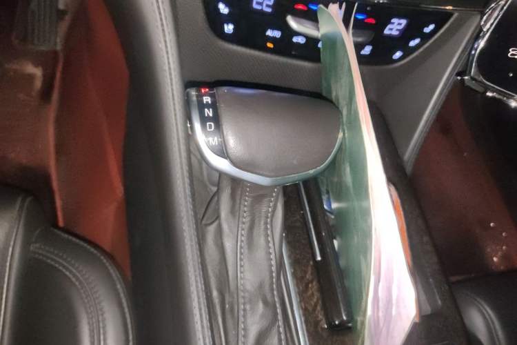 Used Cadillac CT6 2017 40T Platinum Edition Gear Lever