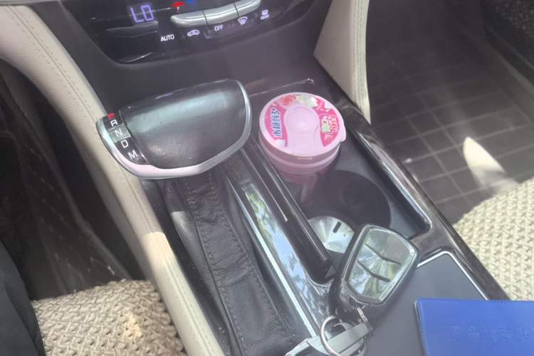 Used Cadillac CT6 2017 28T Fashion Edition Gear Lever