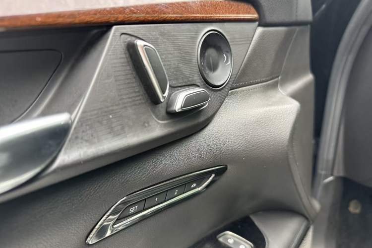 Used Cadillac CT6 2017 28T Elite Model Interior 11