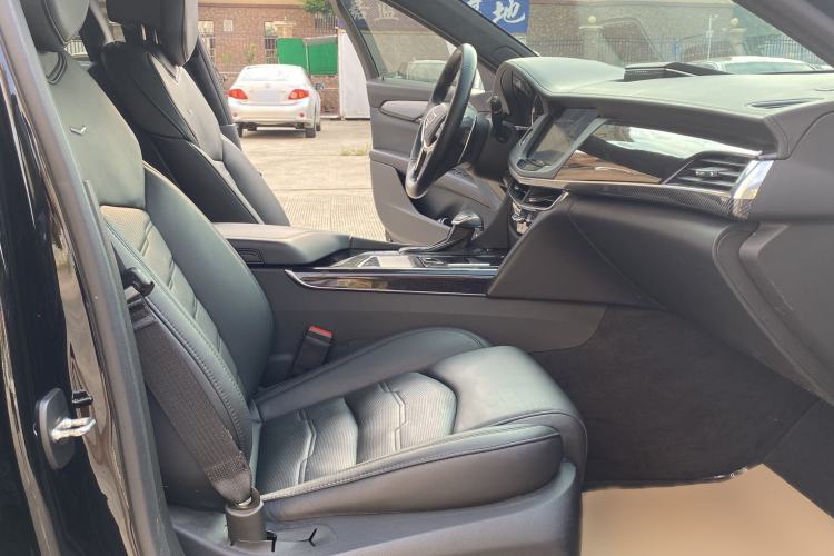 Used Cadillac CT6 2017 28T Platinum Edition Interior 4