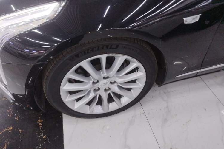 Used Cadillac CT6 2017 28T Premier Model Left Front Wheel Hub