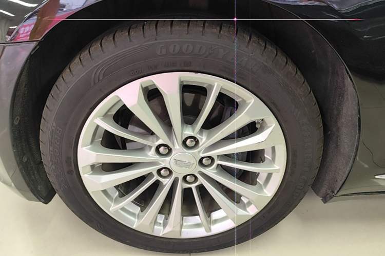 Used Cadillac CT6 2017 28T Fashion Edition Left Front Wheel Hub