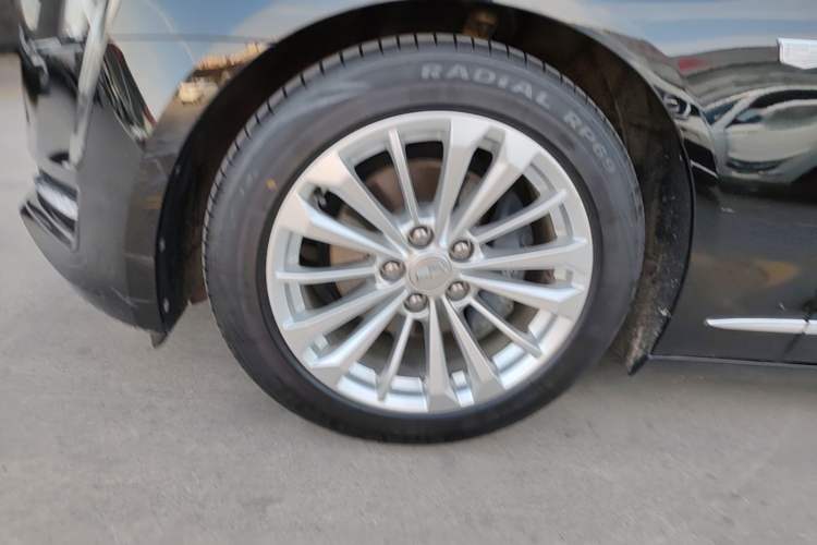 Used Cadillac CT6 2017 28T Fashion Edition Left Front Wheel Hub