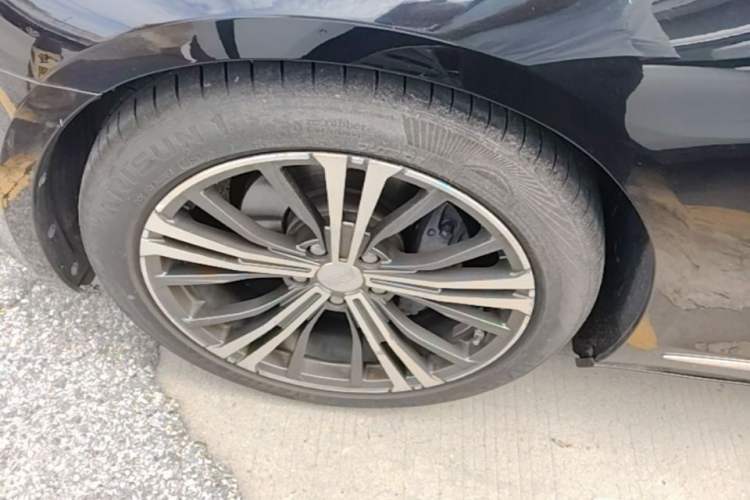 Used Cadillac CT6 2017 28T Fashion Edition Left Front Wheel Hub