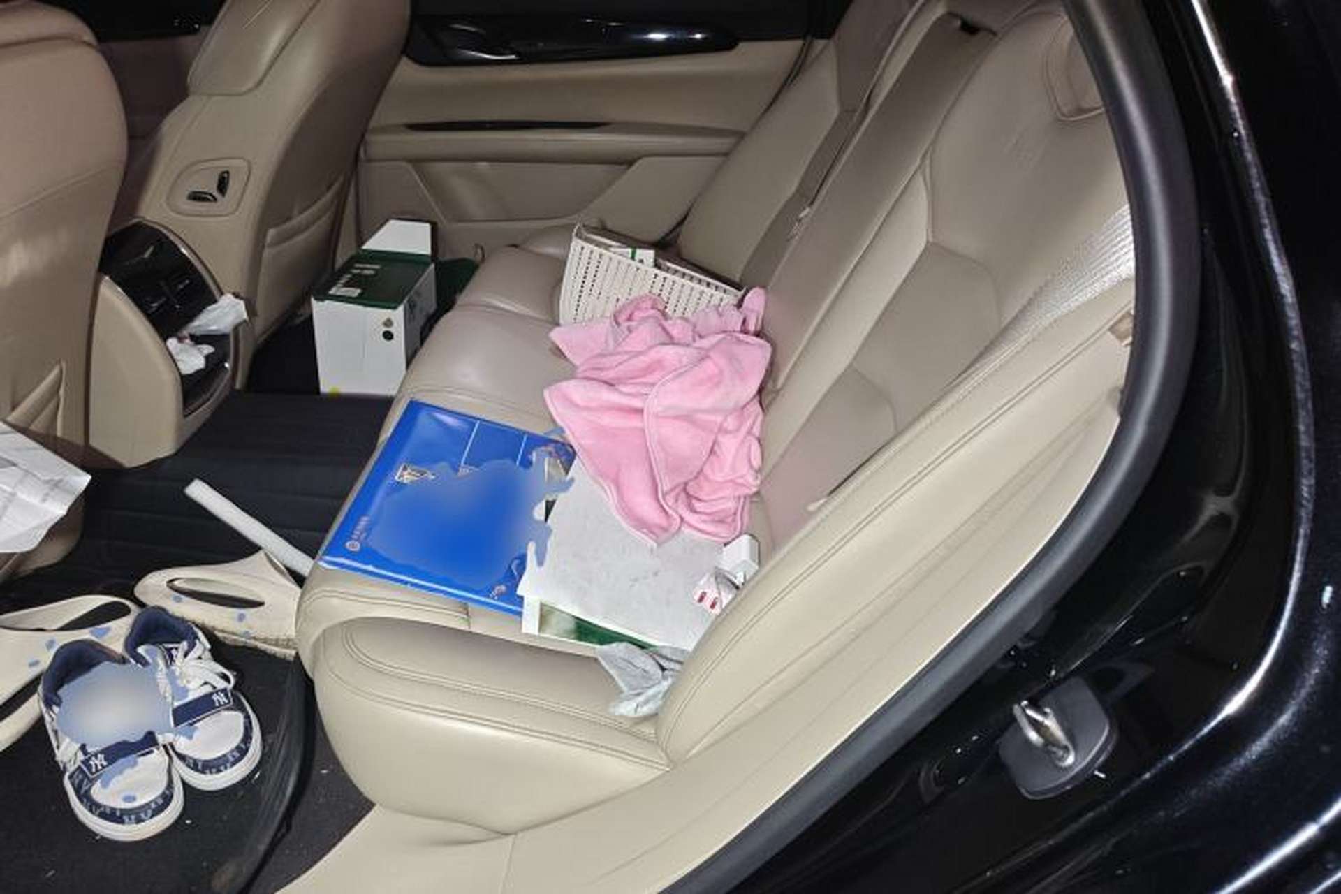 Used Cadillac CT6 2017 28T Fashion Edition Left Rear Seat