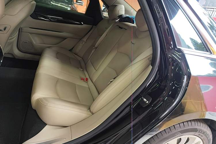 Used Cadillac CT6 2017 28T Fashion Edition Left Rear Seat