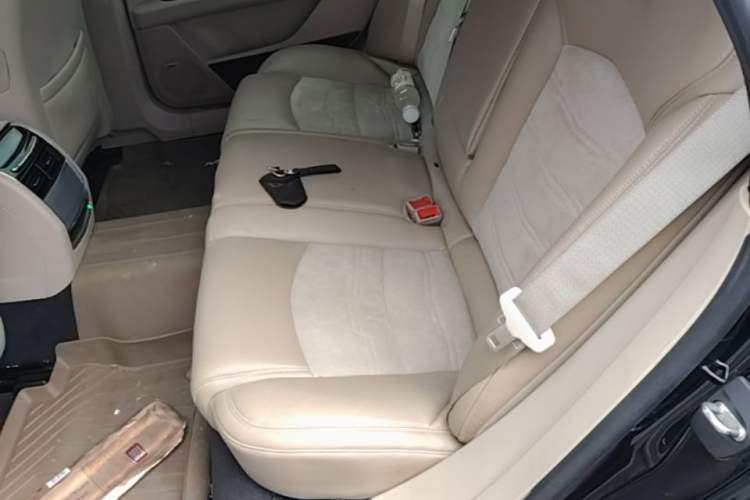 Used Cadillac CT6 2017 28T Fashion Edition Left Rear Seat
