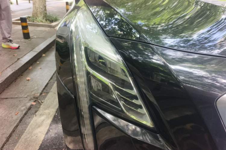 Used Cadillac CT6 2017 28T Elite Model Right Front Headlight