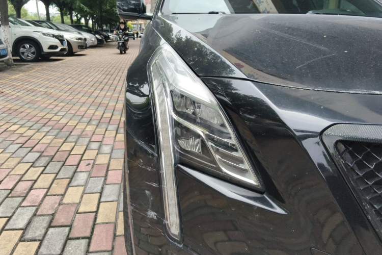 Used Cadillac CT6 2017 28T Luxury Model Right Front Headlight