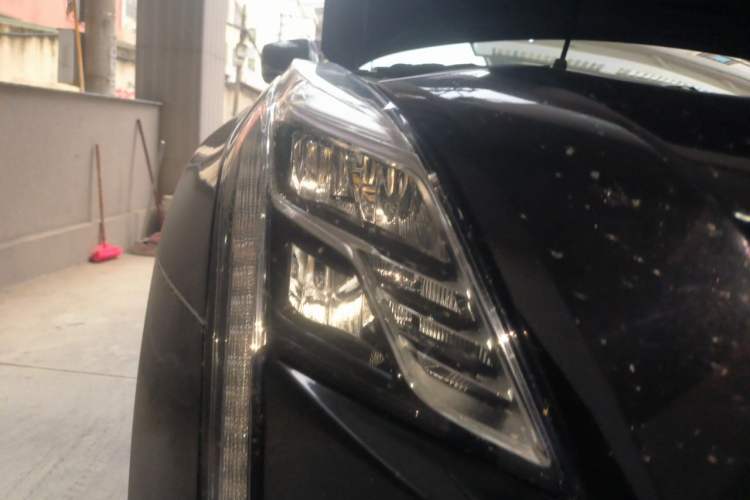 Used Cadillac CT6 2017 28T Luxury Model Right Front Headlight