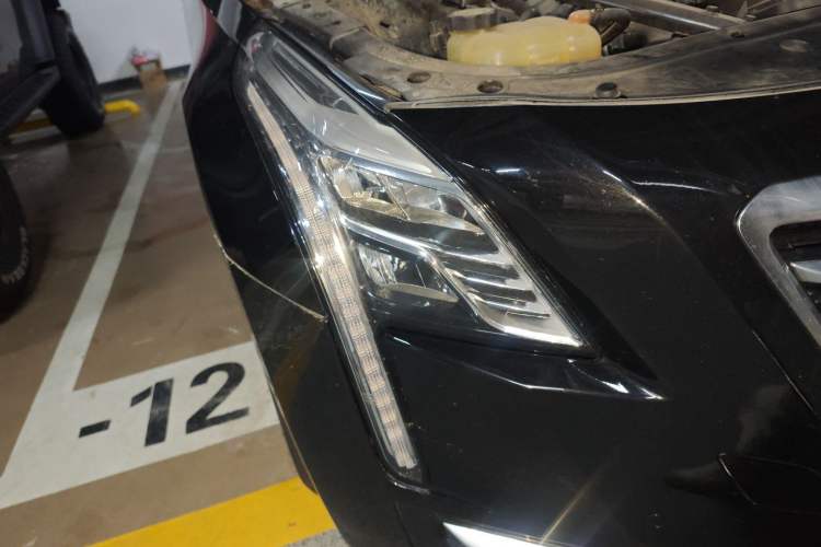 Used Cadillac CT6 2017 28T Luxury Model Right Front Headlight