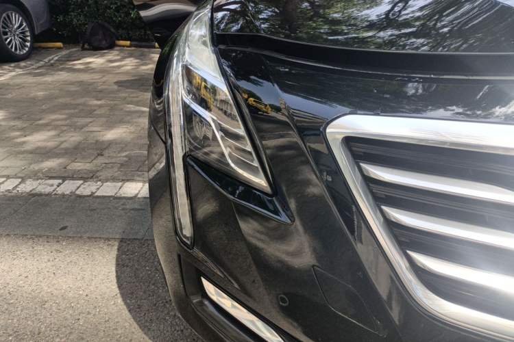 Used Cadillac CT6 2017 28T Luxury Model Right Front Headlight