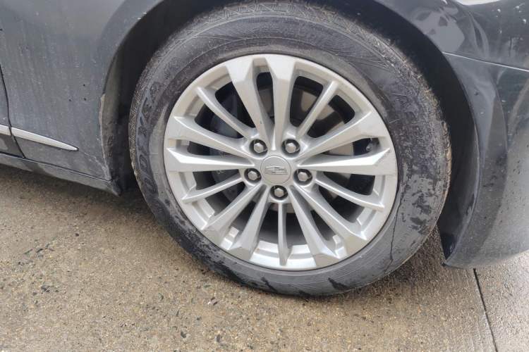 Used Cadillac CT6 2017 28T Luxury Model Right Front Wheel Hub