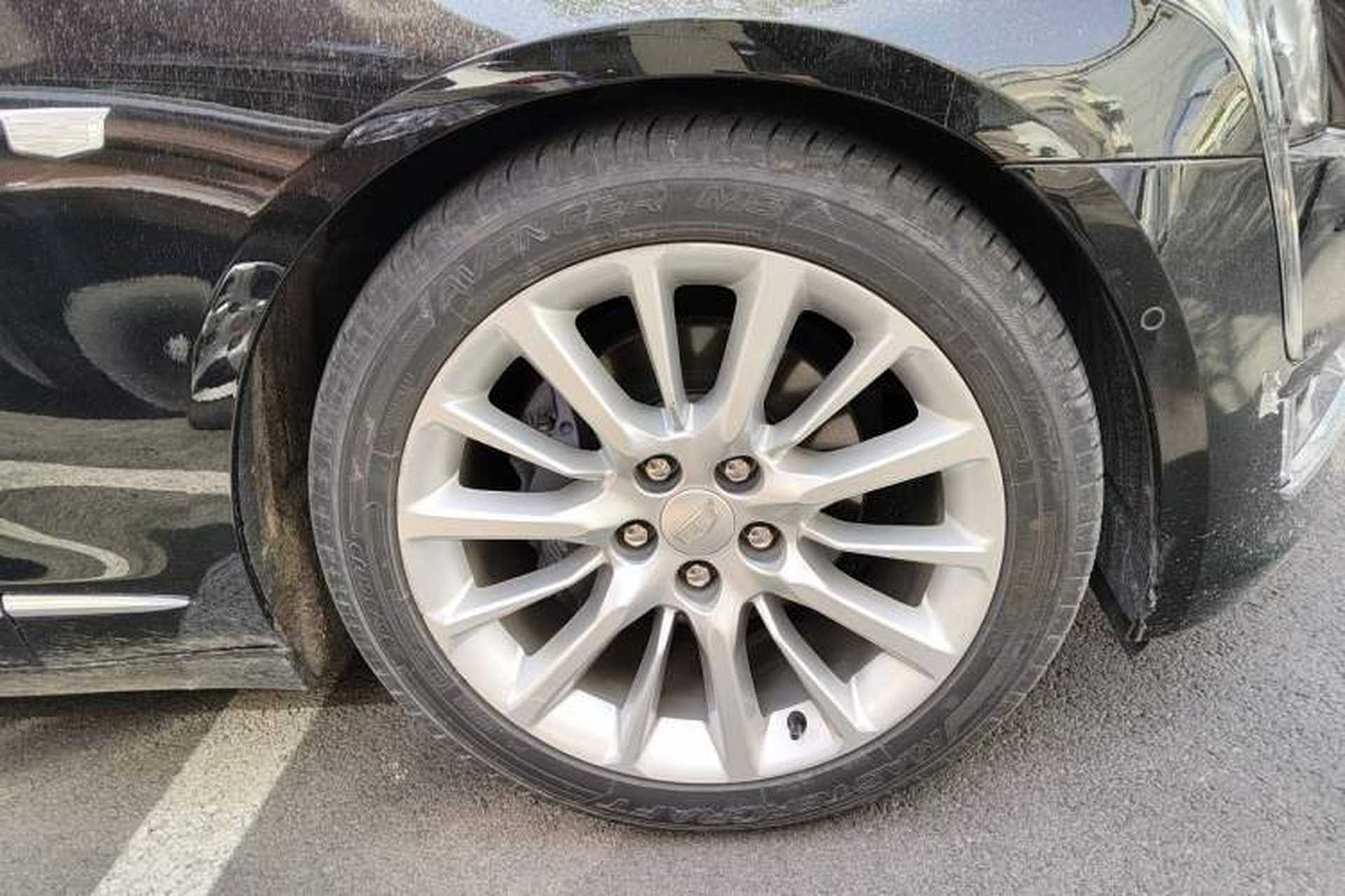Used Cadillac CT6 2017 28T Premier Model Right Front Wheel Hub