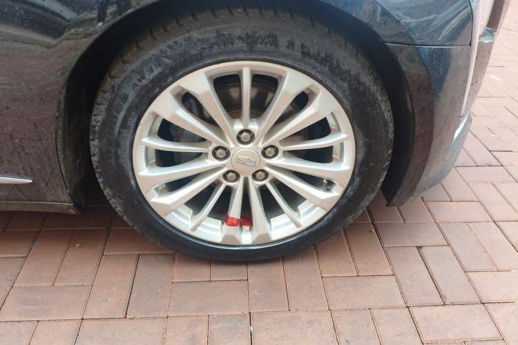 Used Cadillac CT6 2017 28T Luxury Model Right Front Wheel Hub