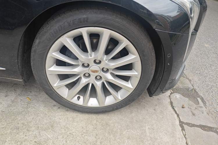 Used Cadillac CT6 2017 28T Premier Model Right Front Wheel Hub