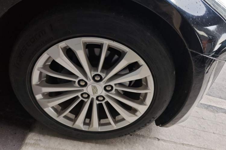 Used Cadillac CT6 2017 28T Luxury Model Right Front Wheel Hub