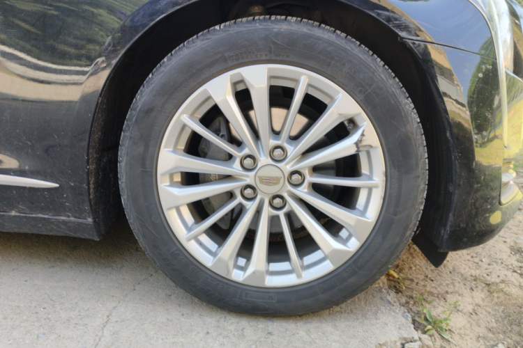 Used Cadillac CT6 2017 28T Luxury Model Right Front Wheel Hub