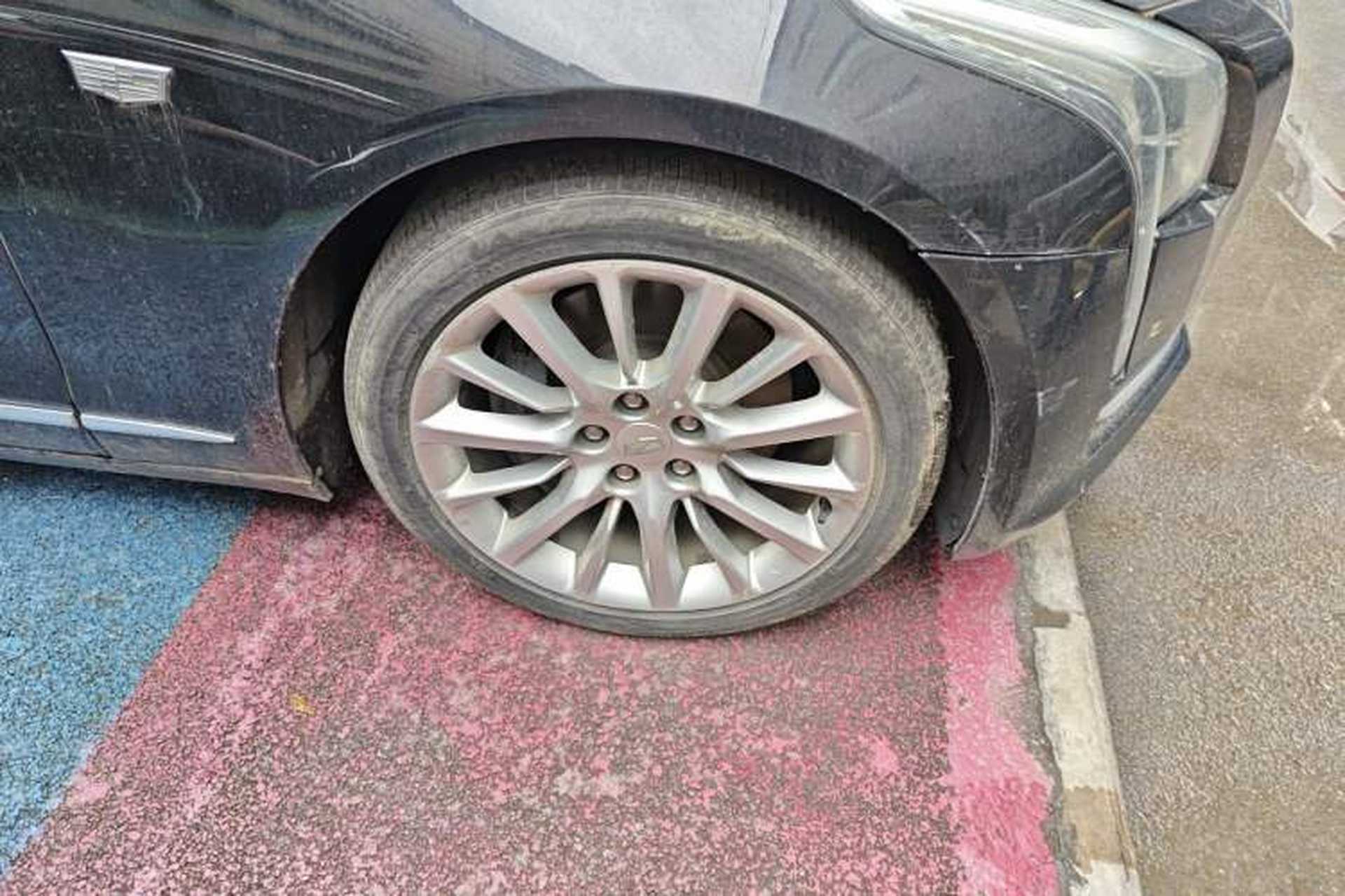 Used Cadillac CT6 2017 40T Luxury Model Right Front Wheel Hub