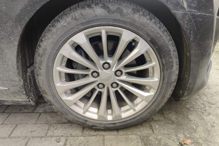 Used Cadillac CT6 2017 28T Luxury Model Right Front Wheel Hub