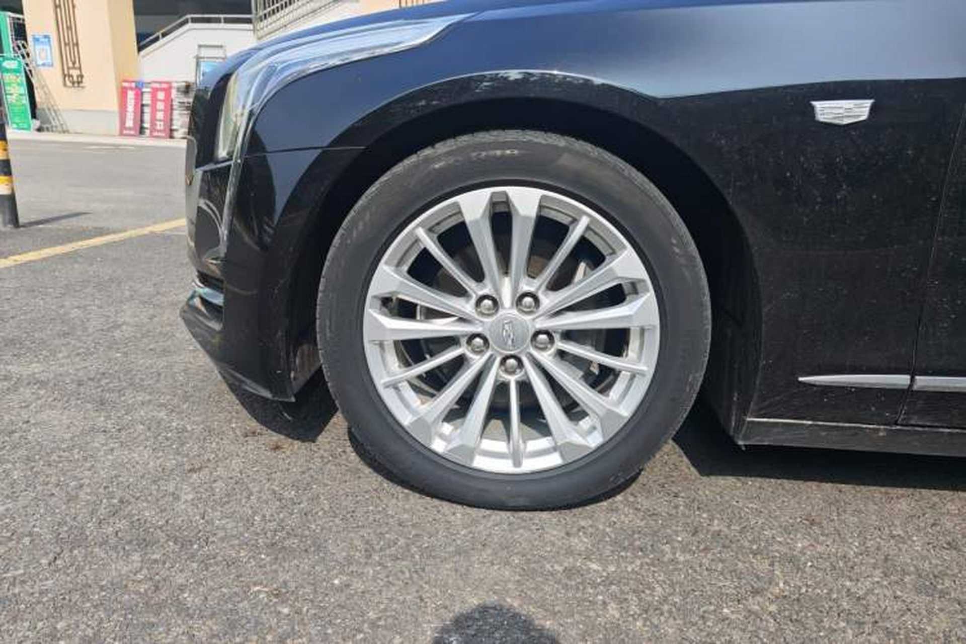 Used Cadillac CT6 2017 28T Luxury Model Right Front Wheel Hub