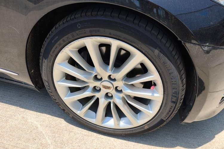 Used Cadillac CT6 2017 40T Luxury Model Right Front Wheel Hub