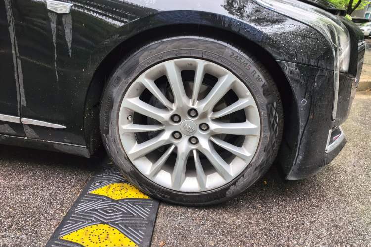 Used Cadillac CT6 2017 28T Premier Model Right Front Wheel Hub