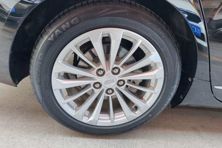 Used Cadillac CT6 2017 28T Fashion Edition Right Rear Wheel Hub