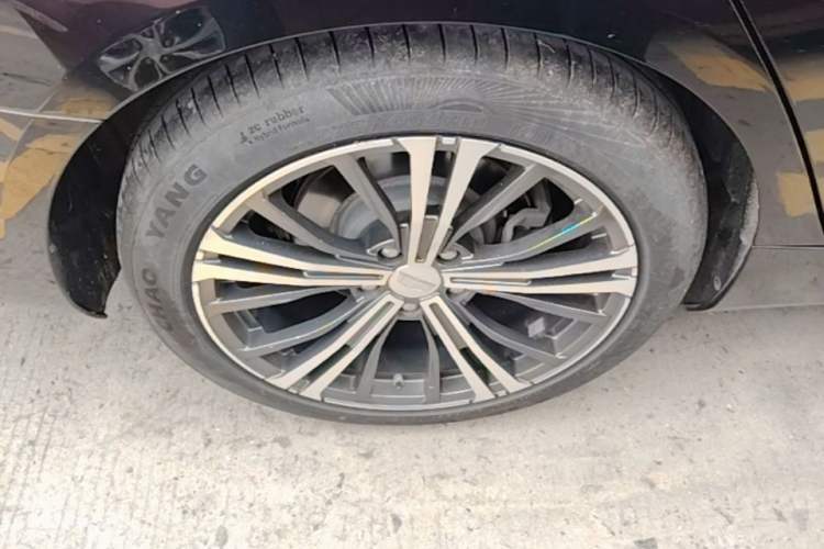 Used Cadillac CT6 2017 28T Fashion Edition Right Rear Wheel Hub