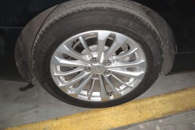 Used Cadillac CT6 2017 28T Luxury Model Right Rear Wheel Hub