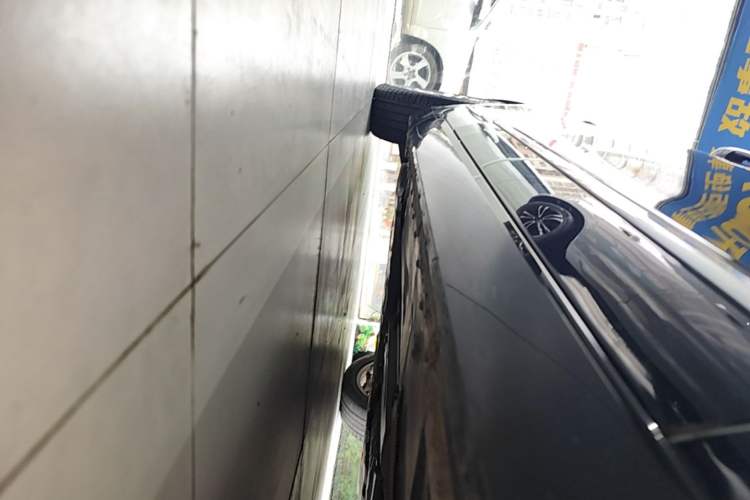 Used Cadillac CT6 2017 28T Fashion Edition Right Side Sill