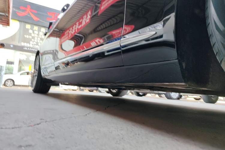 Used Cadillac CT6 2017 28T Fashion Edition Right Side Sill