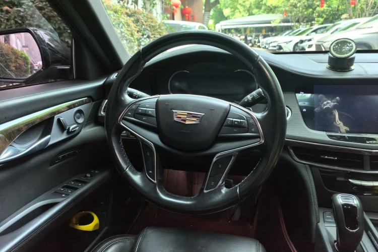 Used Cadillac CT6 2017 28T Luxury Model Steering Wheel