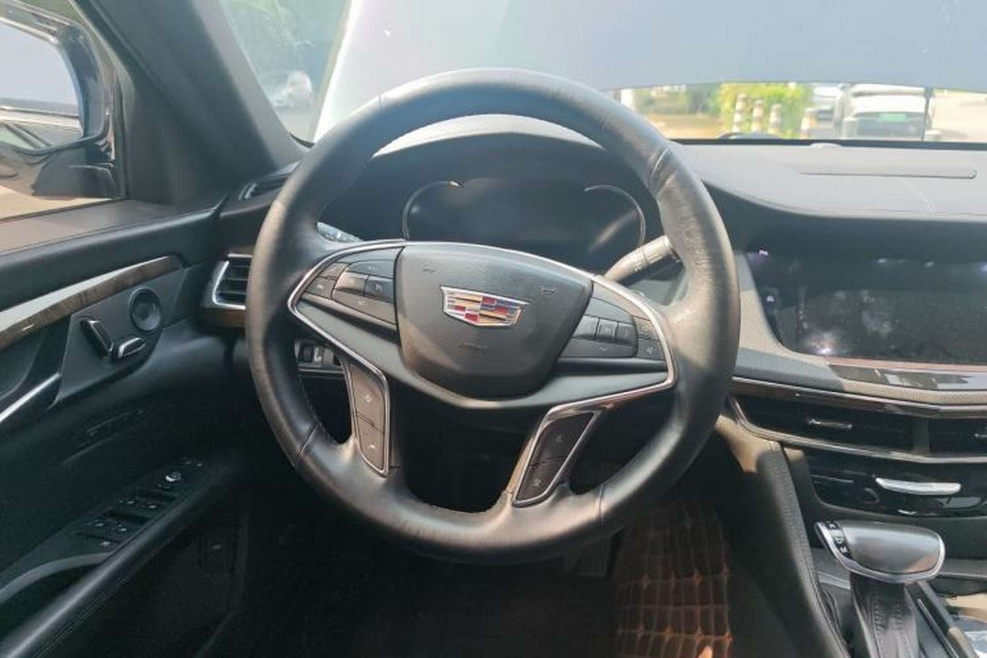 Used Cadillac CT6 2017 28T Luxury Model Steering Wheel
