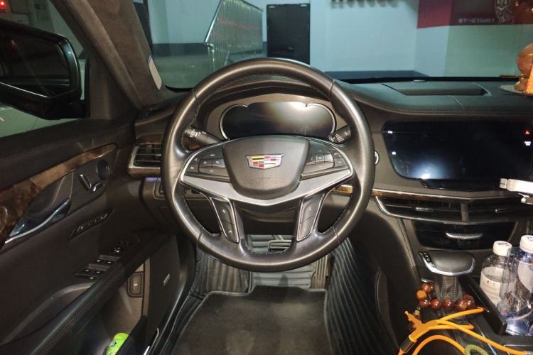 Used Cadillac CT6 2017 28T Luxury Model Steering Wheel