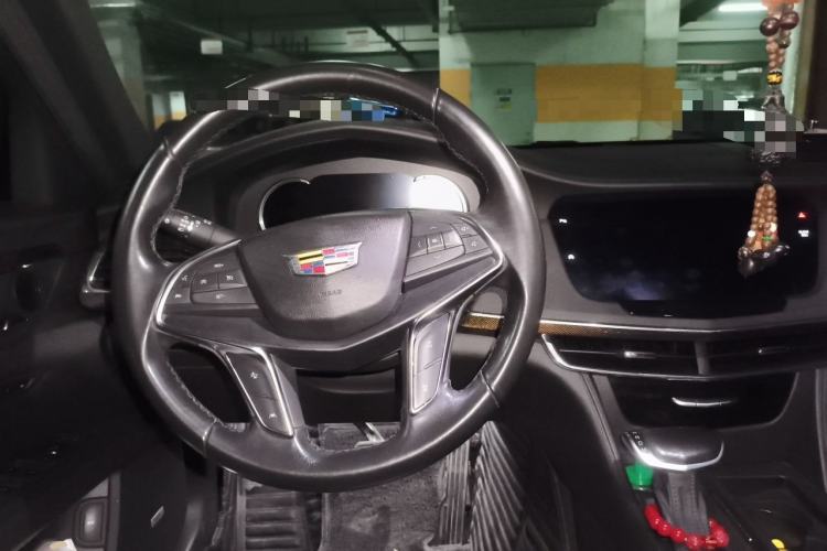 Used Cadillac CT6 2017 28T Luxury Model Steering Wheel