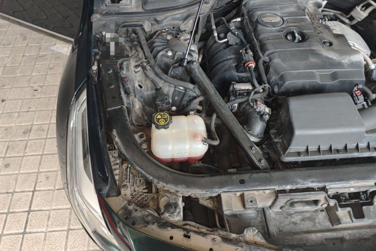 Used Cadillac CT6 2017 28T Platinum Edition Engine Bay Right