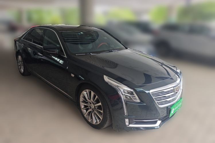 Used Cadillac CT6 2017 28T Platinum Edition Front Right 45 Deg