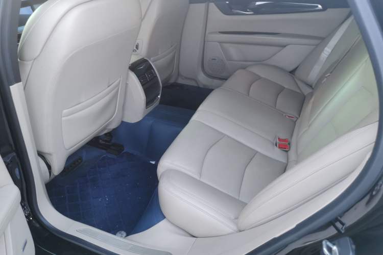 Used Cadillac CT6 2017 28T Fashion Edition Left Rear Seat