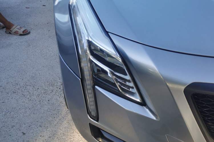 Used Cadillac CT6 2017 28T Fashion Edition Right Front Headlight